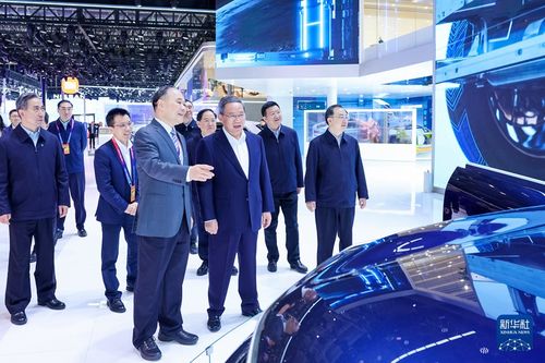 李强：大力发展智能网联新能源汽车 促进汽车产业高端化智能化绿色化升级